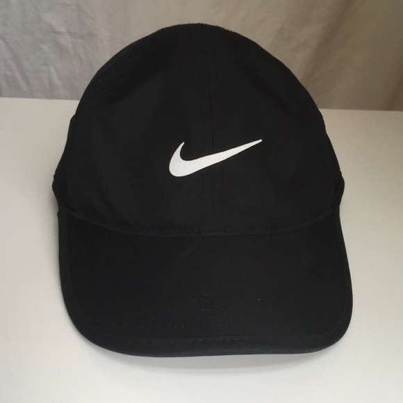 Nike Accessories - Nike Featherlight Dri-fit Hat